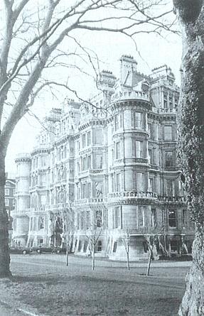 Temple Gardens. The south facade from Inner Temple gardens. Image copyright © Professor Sir John Baker 