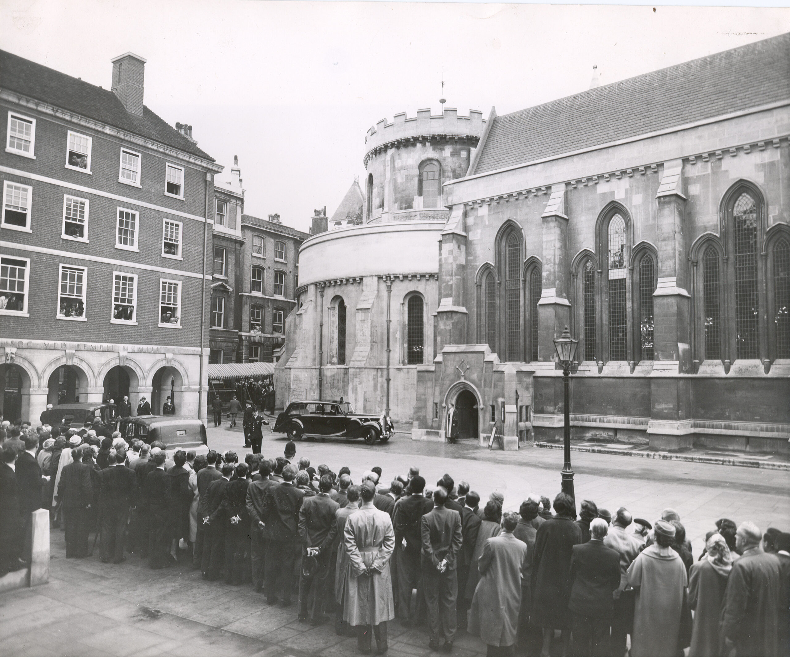 Royal Car outside the Temple Church with a crowd watching, 1958